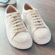neakers anatomici Ted TB100 din piele întoarsă bej, vedere laterală stânga, cu vârf lat Wide Toe Box pentru confort și libertatea degetelor
